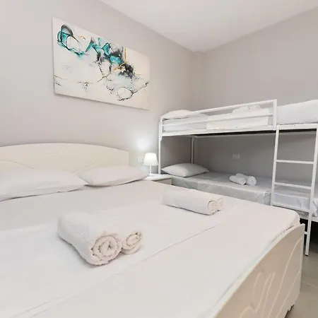 Guest house Feliz - Premium With Free Private Parking