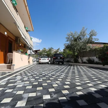 Feliz - Premium With Free Private Parking בית הארחה *